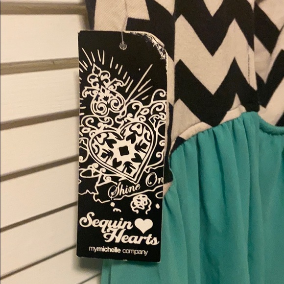 Dress - Picture 3 of 4